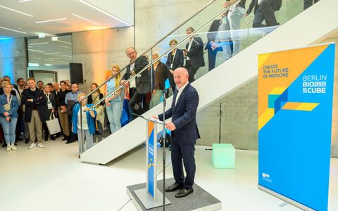 The governing mayor Kai Wegner holds speech in the foyer of the Biocube